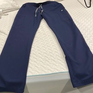 Figs yola skinny scrub pant